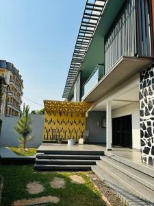 Clădirea în care este situat/ăvila