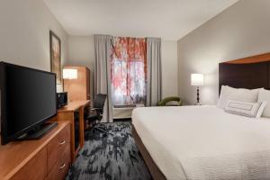 TV a/nebo společenská místnost v ubytování Fairfield Inn & Suites Stillwater
