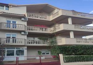 Φωτογραφία από το άλμπουμ του Rooms Kuljic στην Μπούντβα