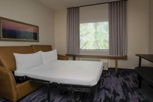 Postel nebo postele na pokoji v ubytování Fairfield Inn & Suites Duncan + 5 fotografií