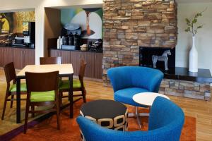 Posezení v ubytování Fairfield Inn by Marriott Port Huron