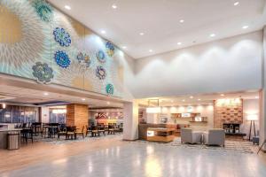 Posezení v ubytování Fairfield Inn & Suites by Marriott Winston-Salem Downtown