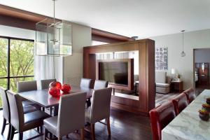 Televisyen dan/atau pusat hiburan di Marriott Columbus OSU