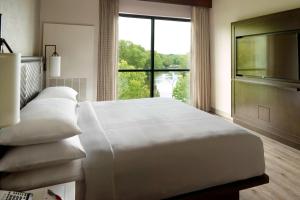 Katil atau katil-katil dalam bilik di Marriott Columbus OSU