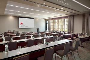 Kawasan bisnes dan/atau bilik persidangan di Marriott Columbus OSU +33 gambar