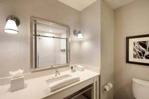 Un baño de Four Points by Sheraton Caguas Real