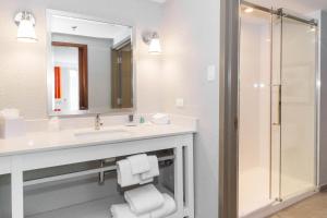 Un baño de Four Points by Sheraton Caguas Real