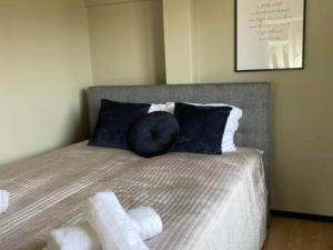 Ένα ή περισσότερα κρεβάτια σε δωμάτιο στο Suite with sea view in Sölvesborg