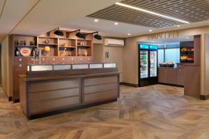 Four Points by Sheraton Hamilton - Stoney Creek酒廊或酒吧区