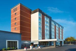 汉密尔顿Four Points by Sheraton Hamilton - Stoney Creek的酒店正面效果图