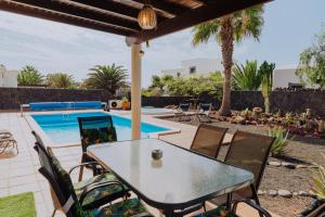 Basen w obiekcie Villa Marina Deluxe & Spa Pool lub w pobliżu