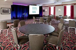 Kawasan bisnes dan/atau bilik persidangan di Four Points by Sheraton Hotel & Conference Centre Gatineau-Ottawa