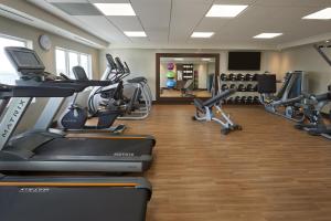 Fitness centrum a/nebo fitness zařízení v ubytování Four Points by Sheraton Vaughan