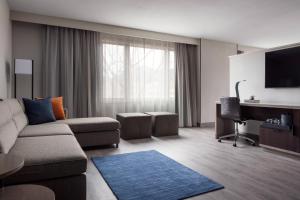 TV in/ali zabaviščno središče v nastanitvi Boulder Marriott