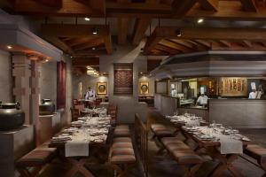 Restaurace v ubytování ITC Gardenia, a Luxury Collection Hotel, Bengaluru