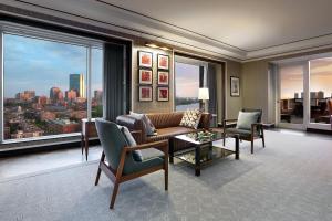 Posezení v ubytování The Liberty, a Luxury Collection Hotel, Boston