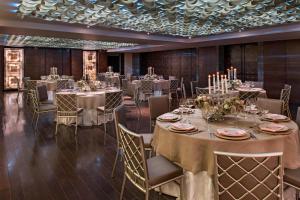 Restoran atau tempat lain untuk makan di JW Marriott El Convento Cusco +37 gambar