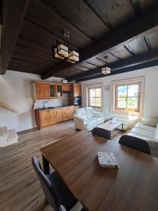 Kuchyň nebo kuchyňský kout v ubytování Apartmán Drevenica