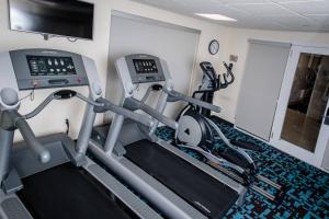 a gym with two treadmills and a treadmill at Fairfield Inn & Suites by Marriott Knoxville/East in Knoxville