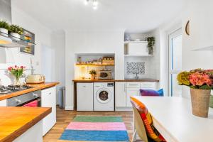 Kuchyň nebo kuchyňský kout v ubytování Central Brighton - FREE Parking - Sleeps 5 + 20 fotografií