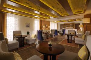 Posezení v ubytování Tsaghkadzor Marriott Hotel