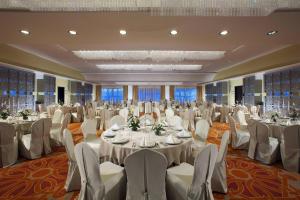 Restaurace v ubytování Tsaghkadzor Marriott Hotel + 32 fotografií