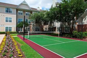 Εγκαταστάσεις για τένις ή/και σκουός στο Residence Inn Baton Rouge South ή εκεί κοντά