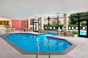 Bazén v ubytování Fort Collins Marriott nebo v jeho okolí