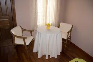 A seating area at El Rincon Del Villar