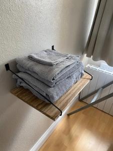 An Teach Tykillen Cosy Home客房内的一张或多张床位