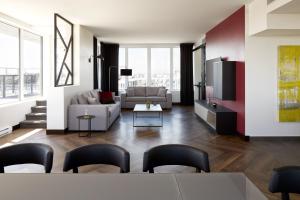 Area soggiorno di Four Points by Sheraton Lévis Convention Centre