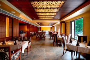 Restaurace v ubytování Hotel Regent Grand