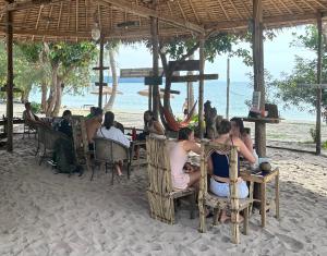 Επισκέπτες που μένουν στο The Last Point Koh Takiev