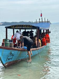 Επισκέπτες που μένουν στο The Last Point Koh Takiev