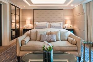 Posezení v ubytování The Wellesley, a Luxury Collection Hotel, Knightsbridge, London
