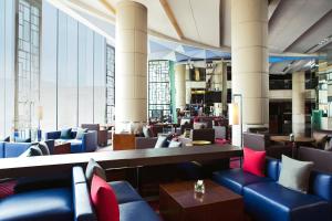 Зона вітальні в Hong Kong SkyCity Marriott Hotel