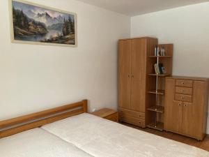Ένα ή περισσότερα κρεβάτια σε δωμάτιο στο Apartmán pod kopcom