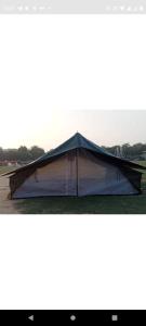 Budova, kde se the luxury tent nachází