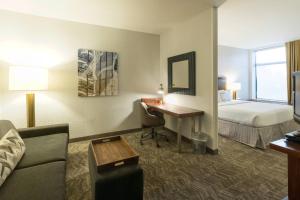Voodi või voodid majutusasutuse SpringHill Suites by Marriott Logan toas