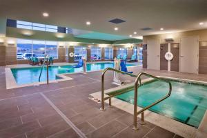 Bazén v ubytování Residence Inn by Marriott Casper nebo v jeho okolí