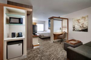 Katil atau katil-katil dalam bilik di SpringHill Suites by Marriott Provo