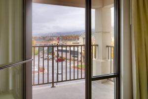 Balkoni atau teres di SpringHill Suites by Marriott Provo