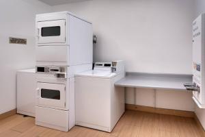 Dapur atau dapur kecil di SpringHill Suites by Marriott Provo