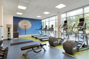 Fitness centrum a/nebo fitness zařízení v ubytování SpringHill Suites Ewing Township Princeton South