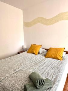 Posteľ alebo postele v izbe v ubytovaní Apartamencik Centrum + 28 fotografií