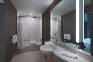 Koupelna v ubytování SpringHill Suites Waco