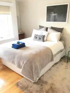 Ένα ή περισσότερα κρεβάτια σε δωμάτιο στο Little Vella +39 φωτογραφίες