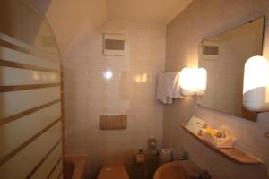 Koupelna v ubytování Hotel Bürgerhof + 37 fotografií