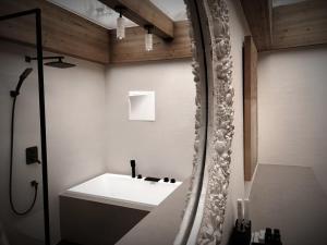 Koupelna v ubytování Resort in the valley of Zen 無名川禅意概念酒店 + 37 fotografií