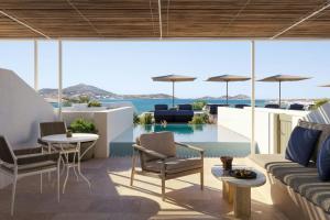 Posezení v ubytování Cosme, a Luxury Collection Resort, Paros